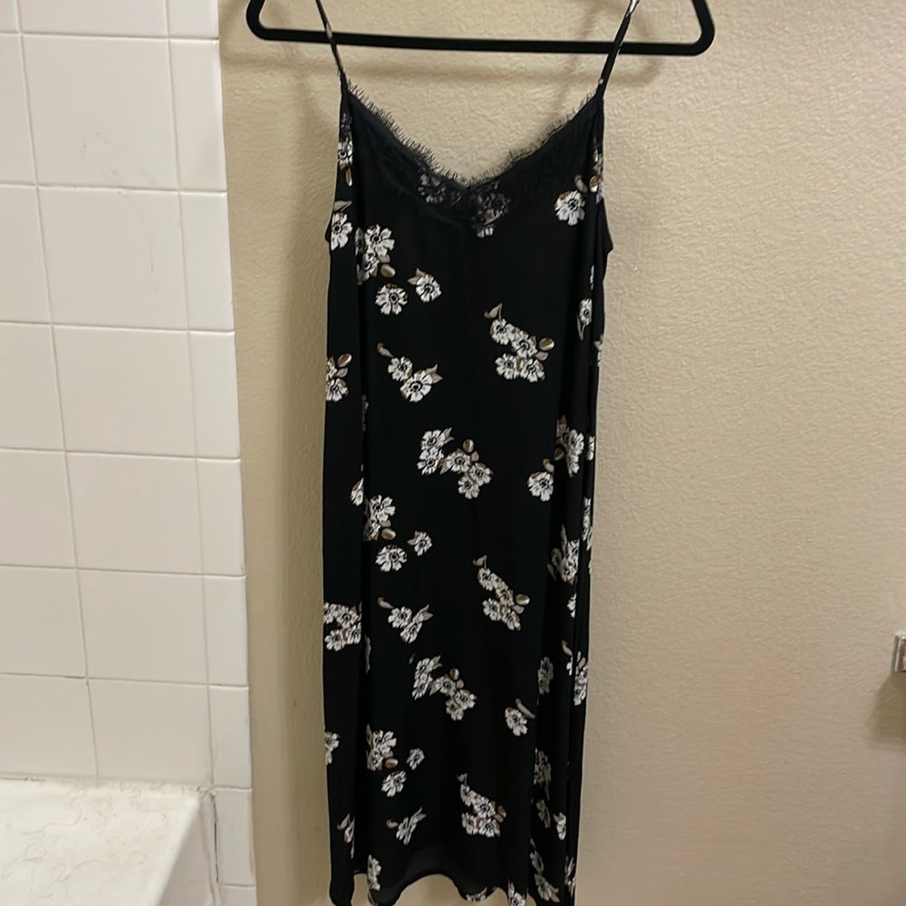 Black Floral Shift Dress